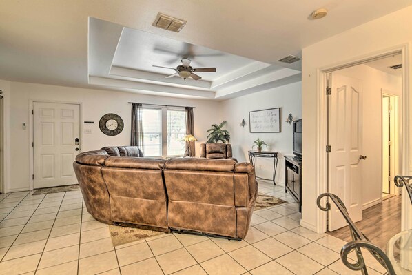 House (3 Bedrooms) | Interior - Pet-friendly Rockport Home ~ 4 Mi to Beach! (Rockport)