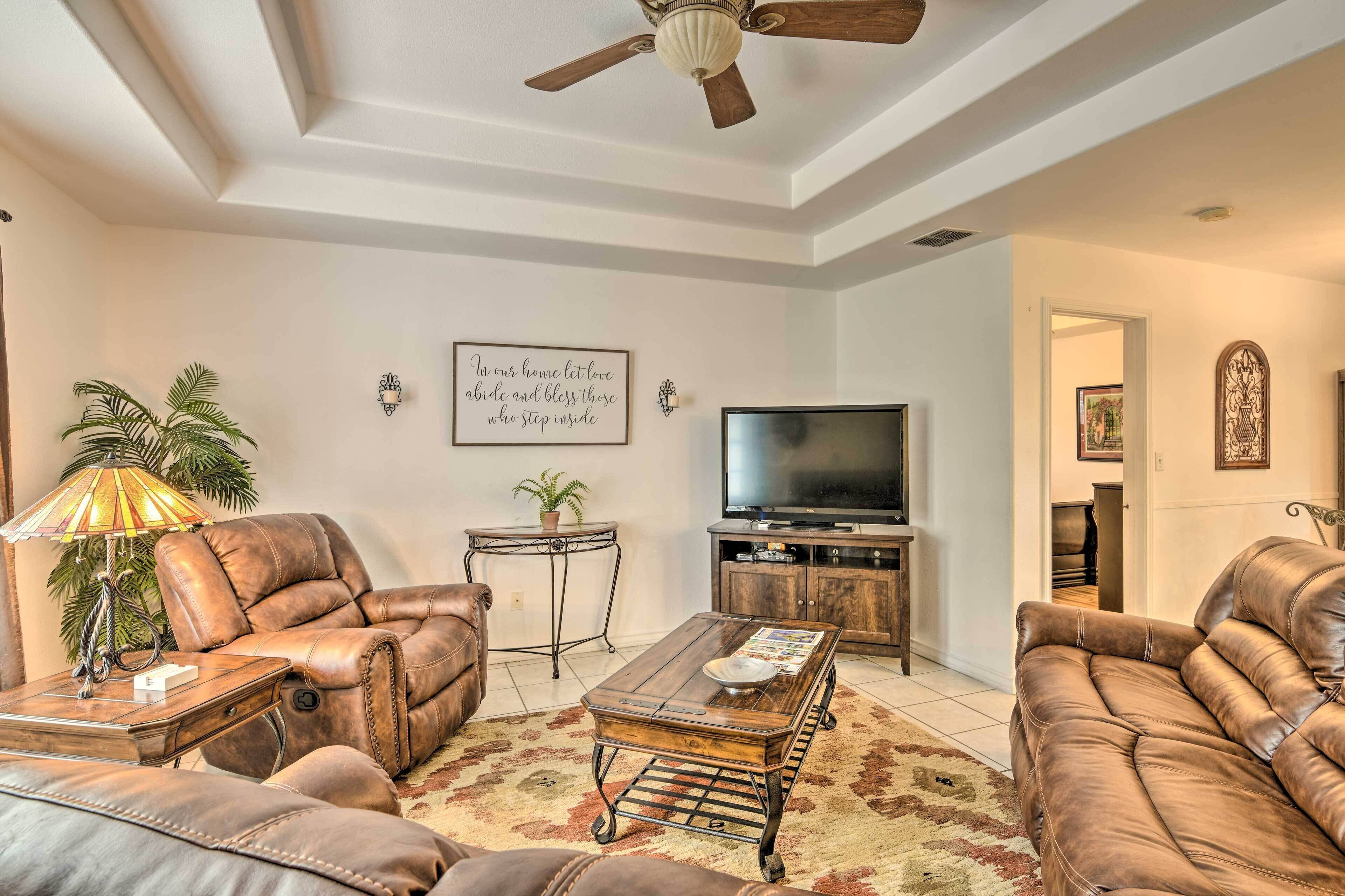 Pet-friendly Rockport Home ~ 4 Mi to Beach!