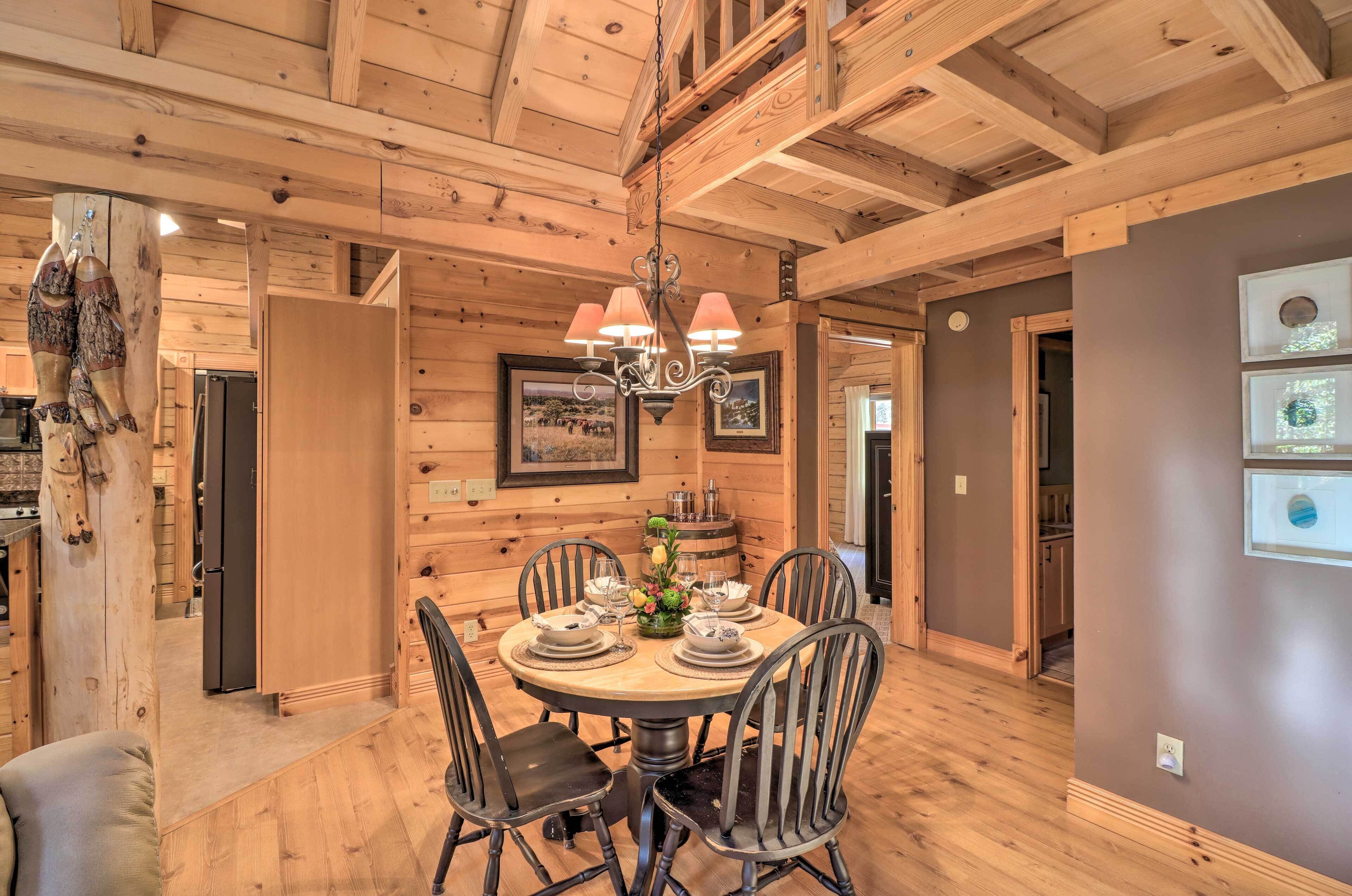 'serenity Woods' Cabin w/ Hot Tub & Fire Pit