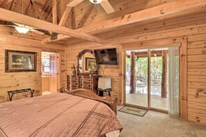 3 habitaciones, escritorio y espacio para trabajar con laptop