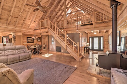 'serenity Woods' Cabin w/ Hot Tub & Fire Pit