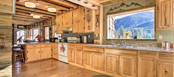 'sasquatch Inn' Retreat Near Fishing & Hunting!