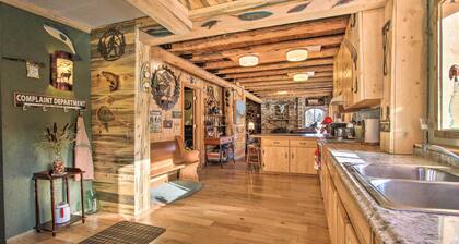 'sasquatch Inn' Retreat Near Fishing & Hunting!