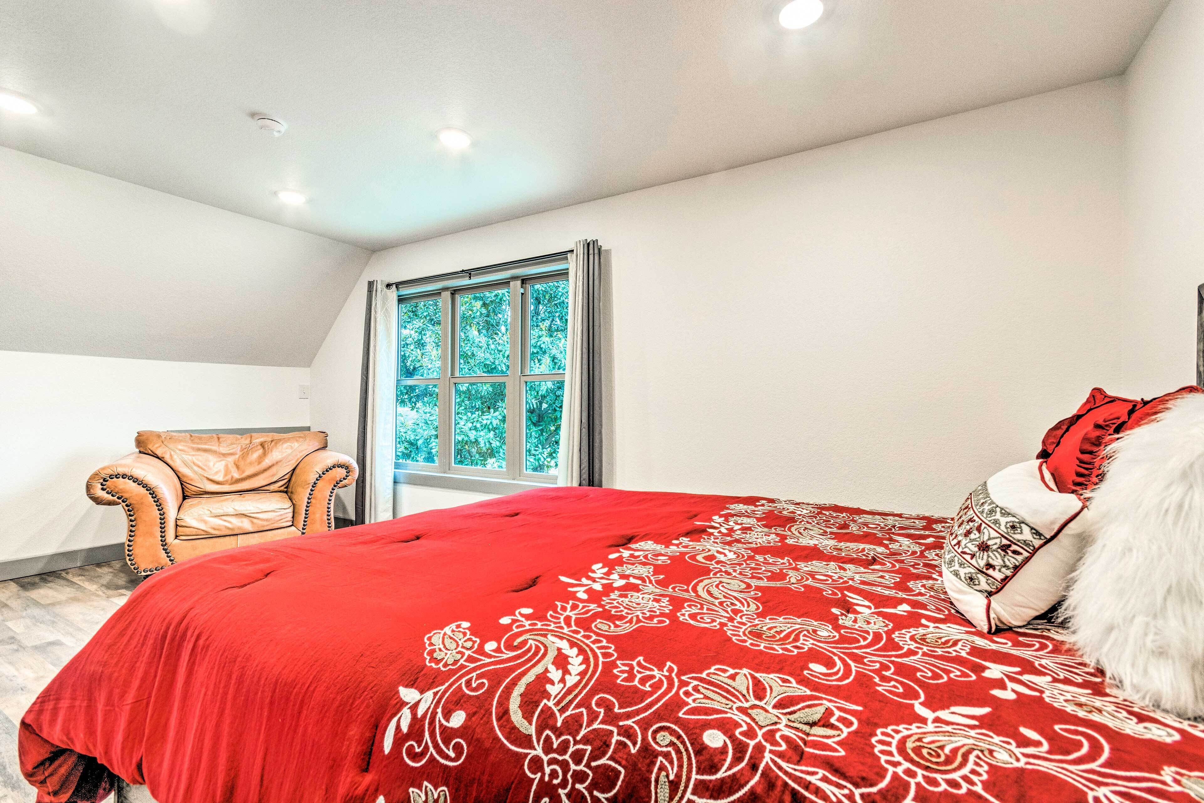 1 bedroom, bed sheets