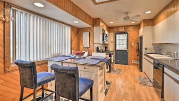 Cottage (3 Bedrooms) | Interior