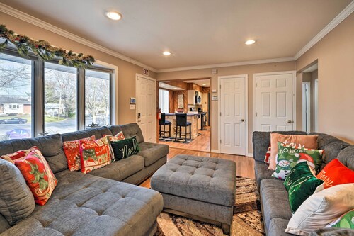 Quiet Commack Cottage w/ Pool, 8 Mi to Beach!