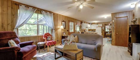 House (2 Bedrooms) | Interior