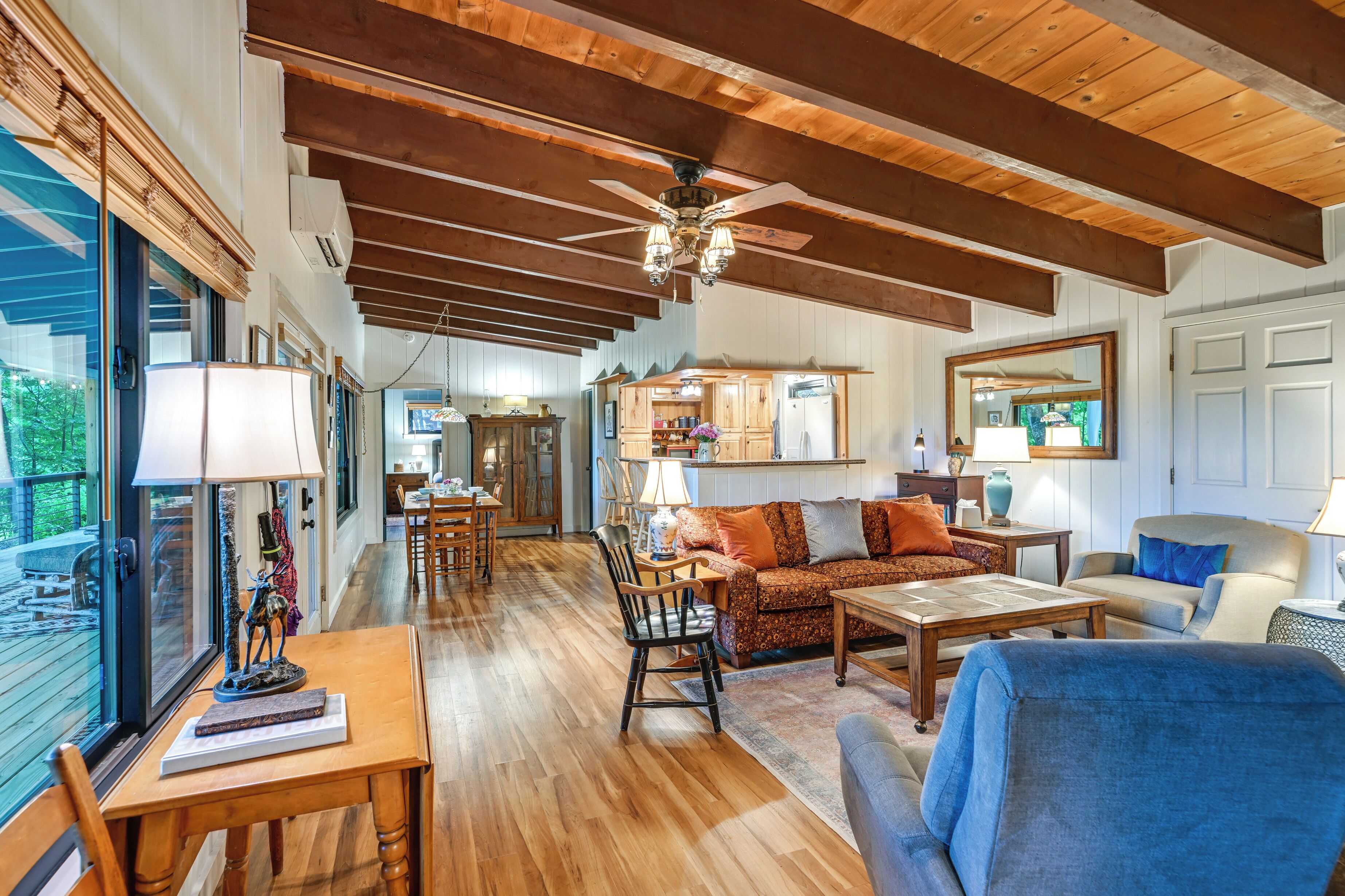 'sweet Birch' Cottage in Bryson City w/ Views