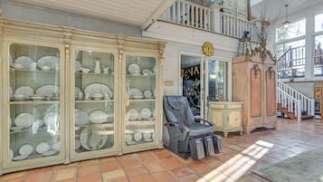 Villa (6 Bedrooms) | Interior