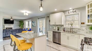House (4 Bedrooms) | Interior
