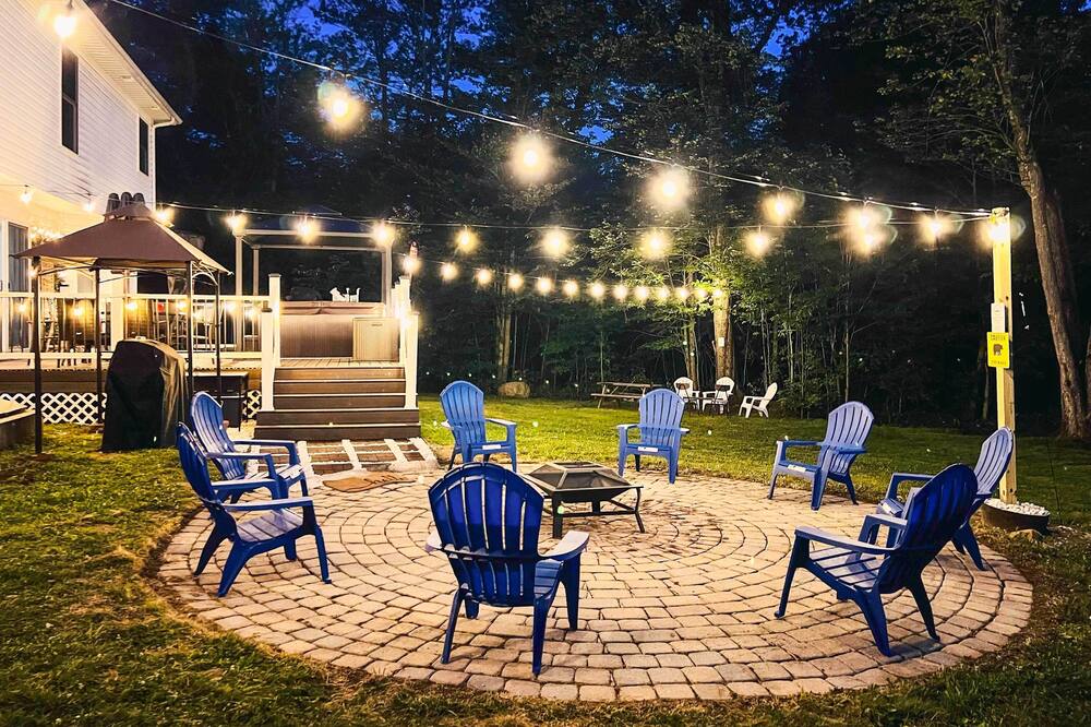Hot Tub & Fire Pit: Family Home in Tobyhanna - Tobyhanna, PA