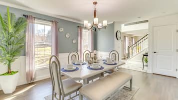 House (4 Bedrooms) | Interior