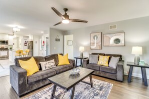 House (4 Bedrooms) | Interior - Hot Tub & Fire Pit: Family Home in Tobyhanna (Tobyhanna)