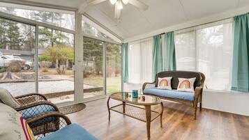 House (2 Bedrooms) | Depan hartanah