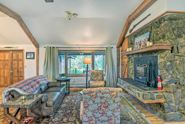 House (3 Bedrooms) | Interior - 'moose Park Lodge' Charming Walden Retreat! (Walden)