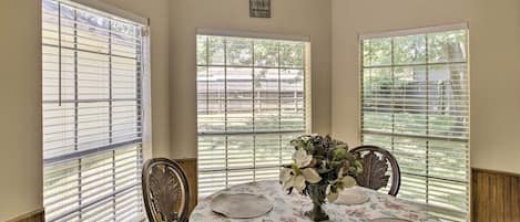 House (5 Bedrooms) | Interior