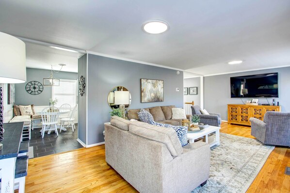 House (4 Bedrooms) | Front of property