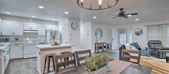 Pet-friendly PNW Home, 1 Mi to Rockaway Beach