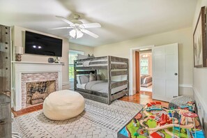 House (3 Bedrooms) | Interior - Upscale Country Home w/ Fire Pit in Taneytown! (Taneytown)