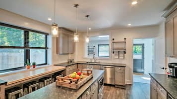 House (Multiple Bedrooms) | Bahagian dalam