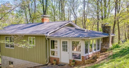 Shenandoah National Park: Cabin w/ Patio!