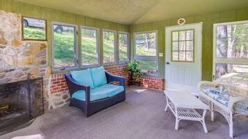 House (1 Bedroom) | Interior