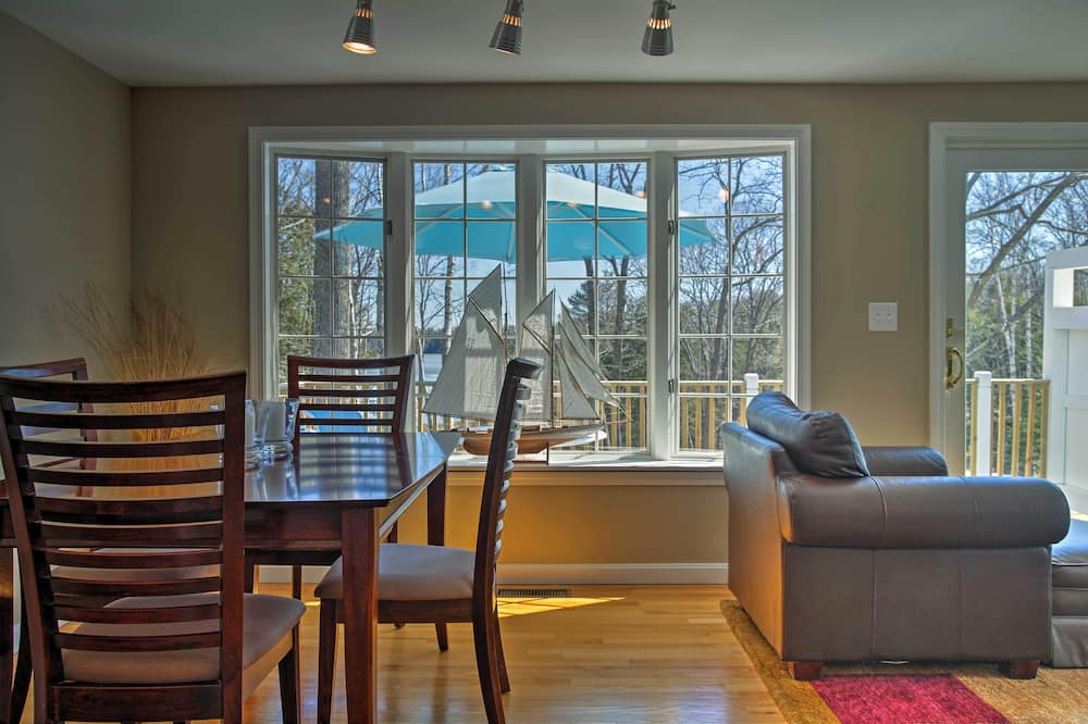 Peaceful Waterfront Apt w/ Deck, 22 Mi to Portland - Lewiston, ME