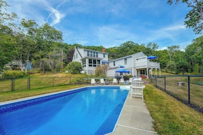 Interior - Peaceful Waterfront Apt w/ Deck, 22 Mi to Portland (Freeport)