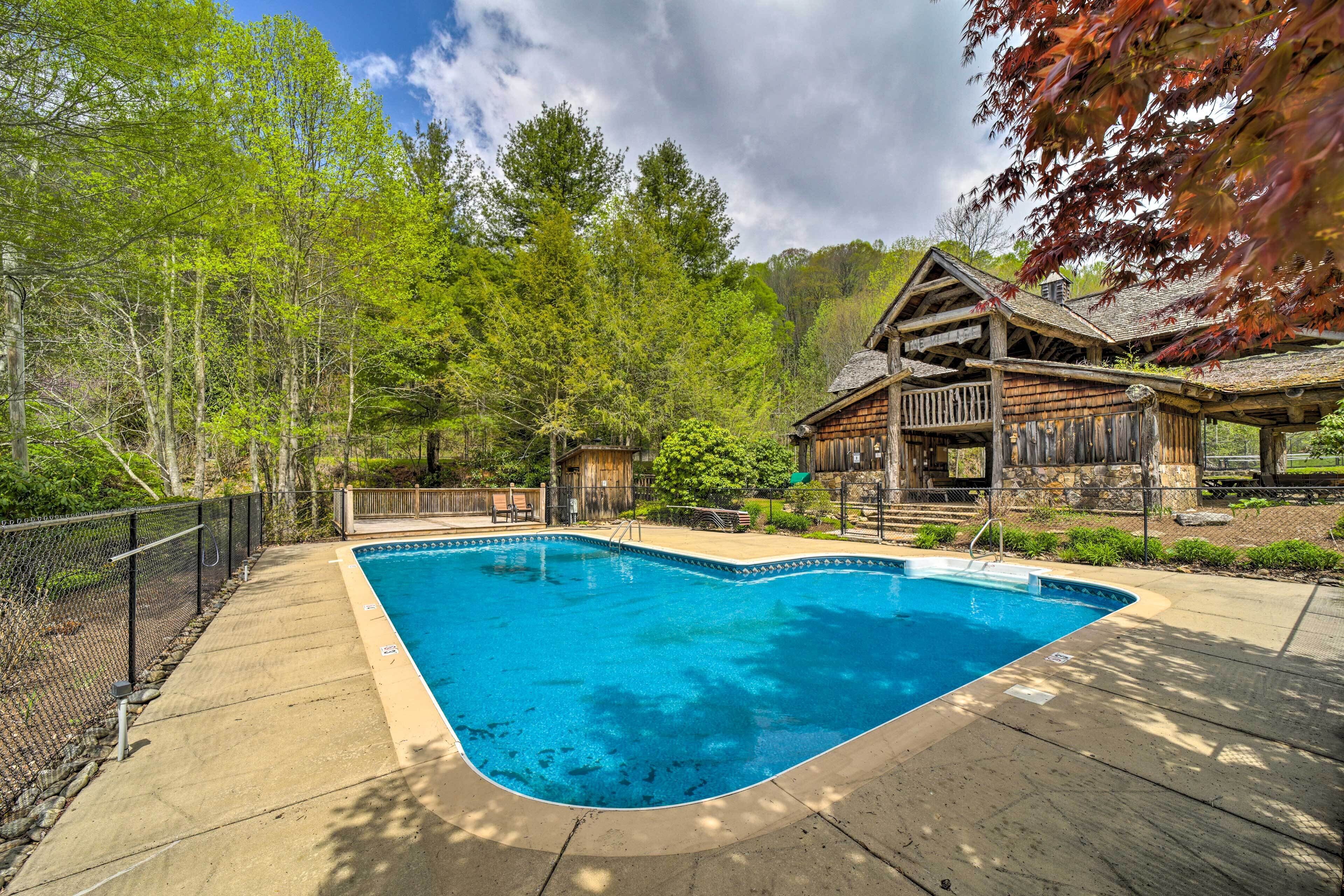 Rustic Mars Hill Cabin ~ 2 Mi to Wolf Ridge!