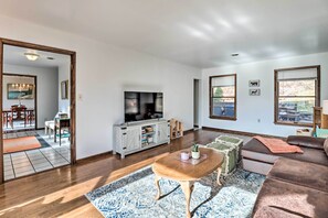 Interior - Spacious Columbia Home ~ 9 Mi to Water Gap! (Columbia)