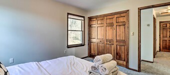 Spacious Columbia Home ~ 9 Mi to Water Gap!