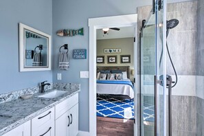 Bathroom - Waterfront Sargent House w/ Sparkling Pool! (Bay City)