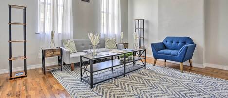 Apartment (1 Bedroom) | Living area