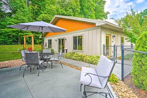 House (3 Bedrooms) | Interior - Pisgah Forest Farm Home: Outdoor Pool & Games (Pisgah Forest)