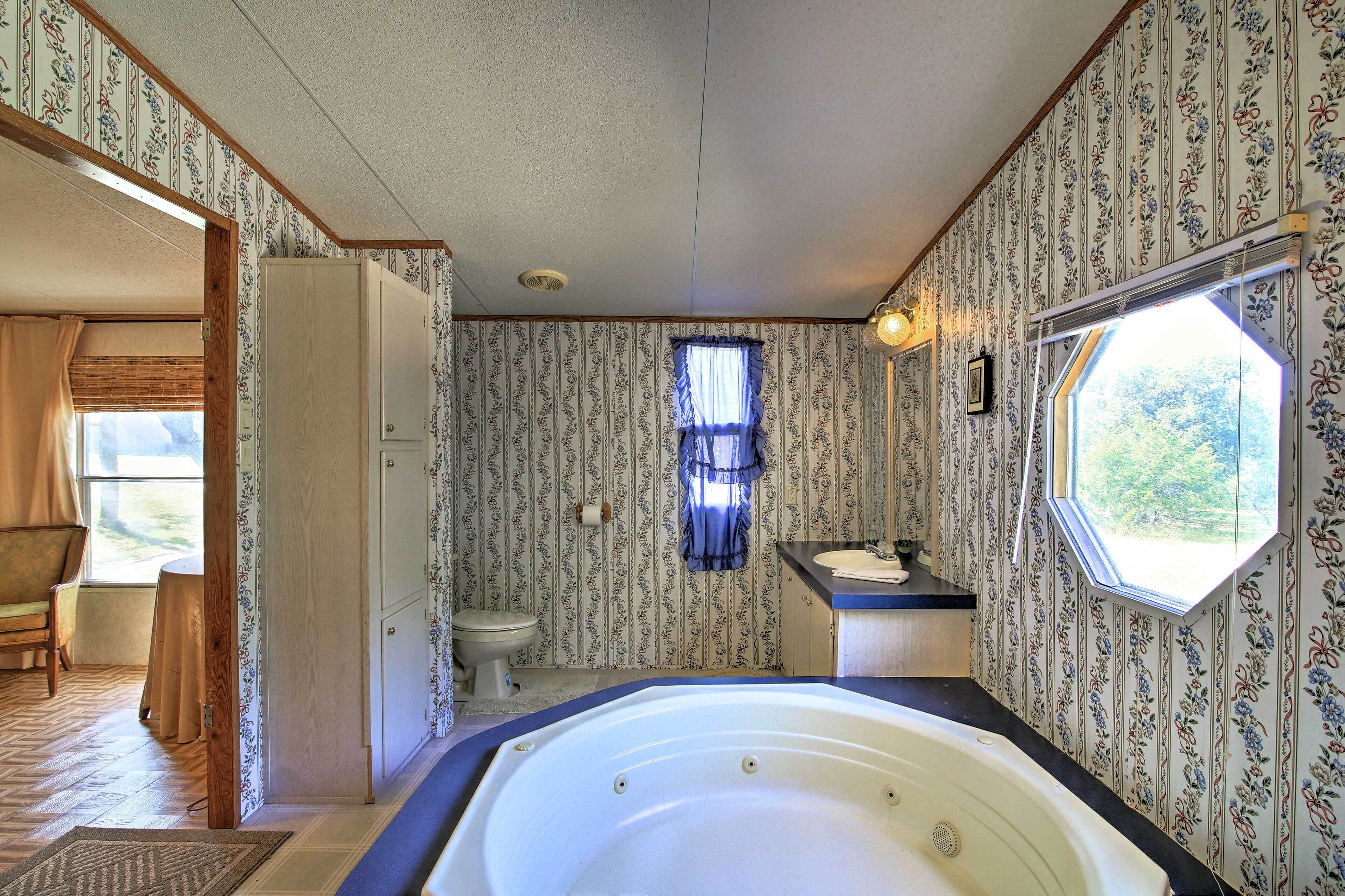 House (2 Bedrooms) | Interior