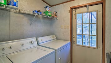 Rumah (2 Bedrooms) | Interior