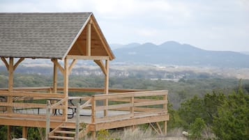 House (2 Bedrooms) | Property grounds