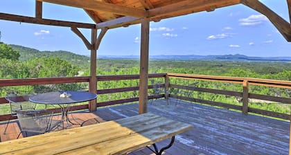Quiet Utopia Cabin w/ Deck & Mountain Views!
