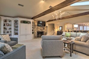 House (3 Bedrooms) | Interior - Waterfront Vacation Rental Near Louisville! (Prospect)