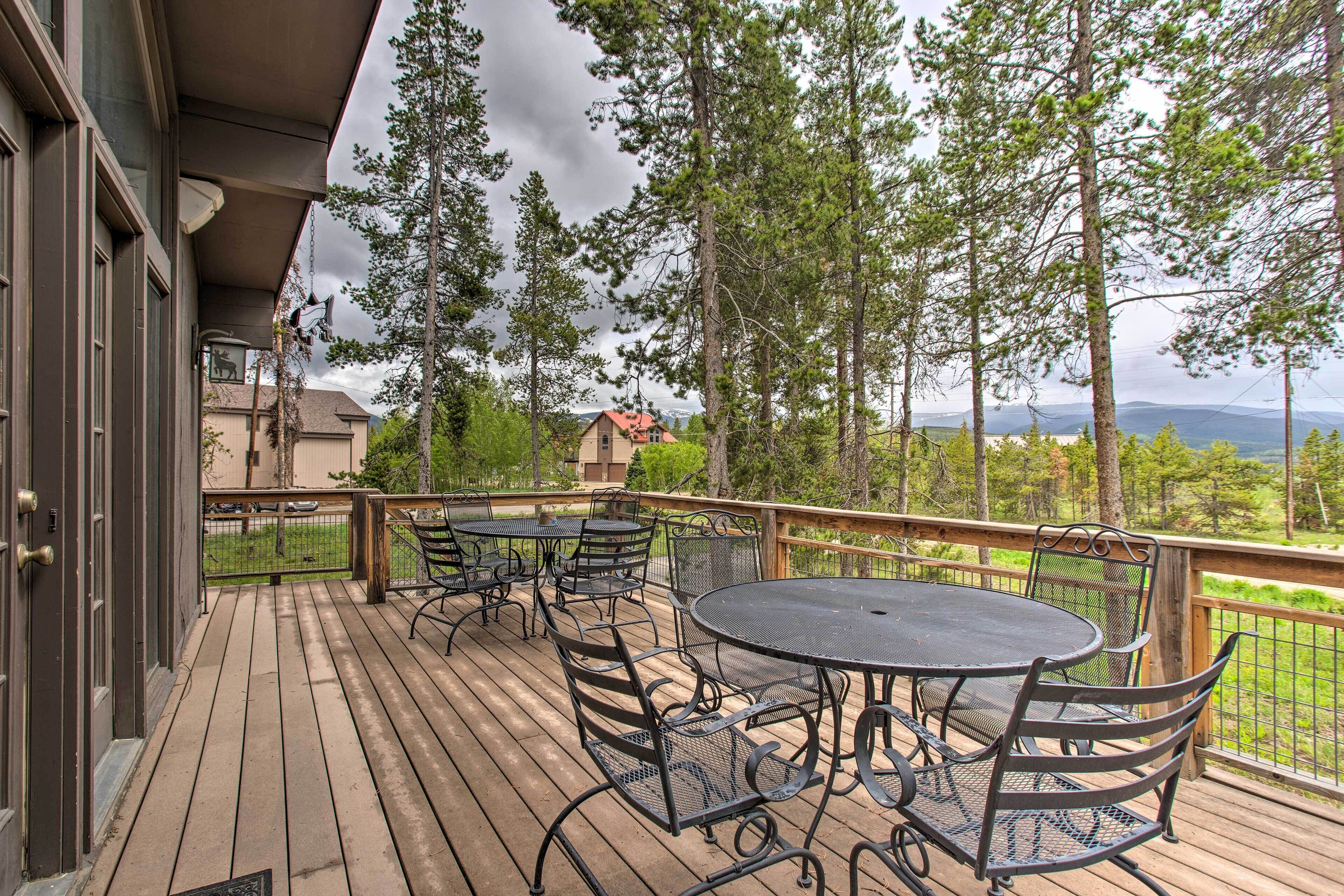 Sprawling Fraser Cabin w/ Hot Tub, Deck & Wifi!