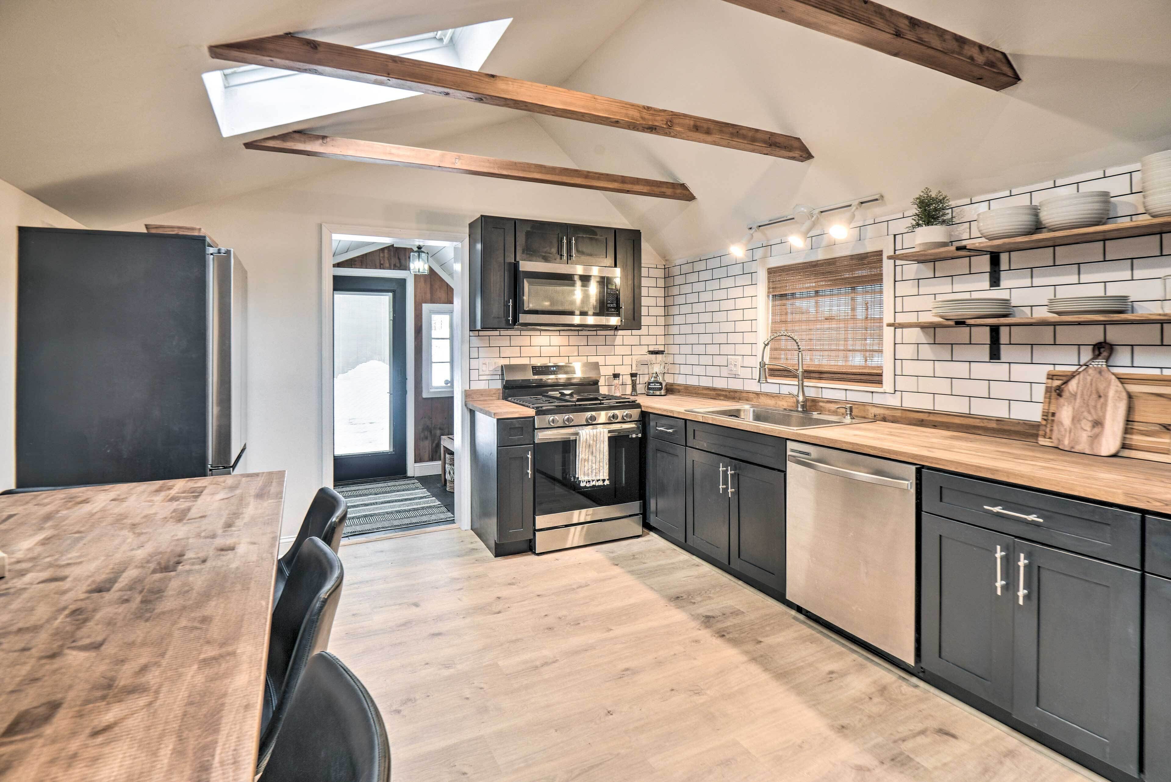 White Mountains Home: 3 Mi to Attitash Mountain!