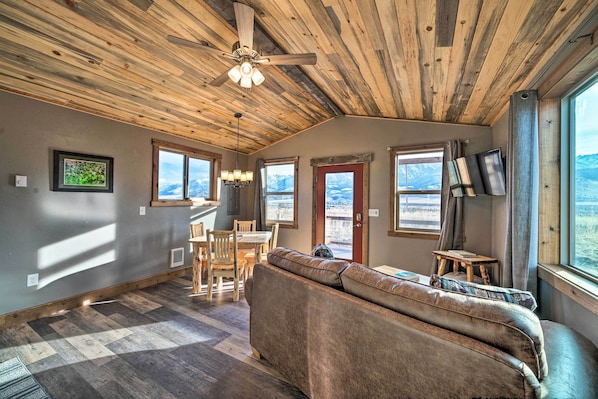 House (1 Bedroom) | Interior - Romantic Mountain Getaway - 1 Hour to Yellowstone! (Livingston)