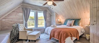 Unique Loft Cabin: Fire Pit & Fishing Access!