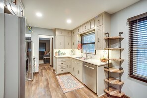 Casa (3 Bedrooms) | Cozinha privada | Micro-ondas, fogão, cooktop, lava-louças