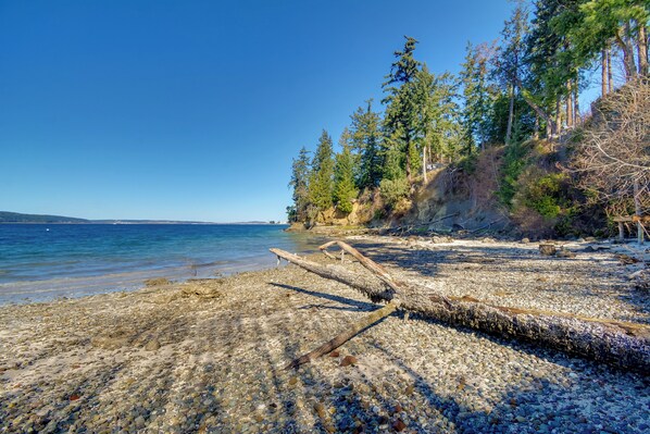 House (2 Bedrooms) | Interior - Waterfront PNW Escape w/ Deck & Beach Access! (Port Hadlock)