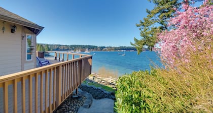 Waterfront PNW Escape w/ Deck & Beach Access!