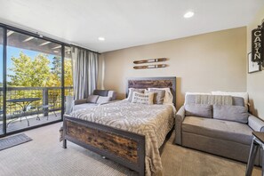 Apartment (0 Bedroom) | Front of property - On-site Skiing: Truckee Studio w/ Balcony (Truckee)