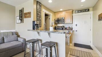 Apartment (0 Bedroom) | Interior