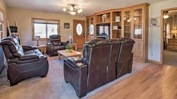 House (4 Bedrooms) | Interior