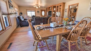House (4 Bedrooms) | Interior